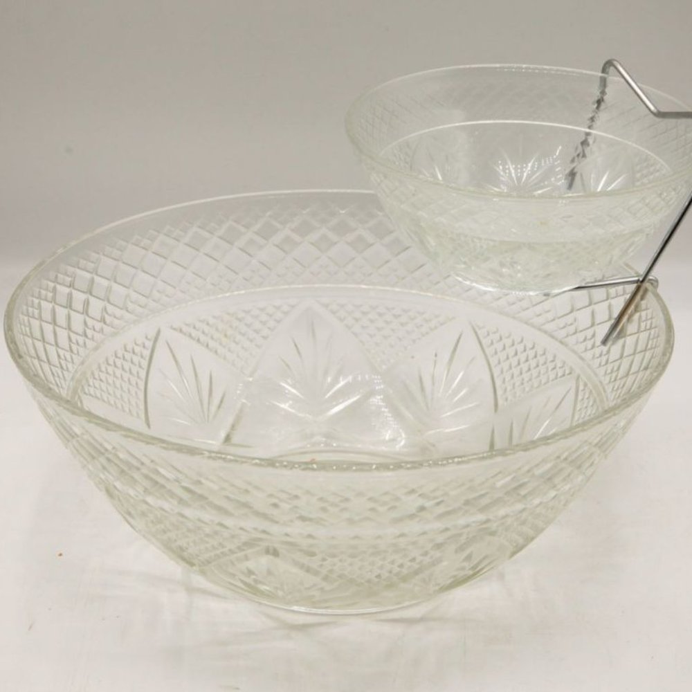 Vintage MCM crystal chip and dip bowl
